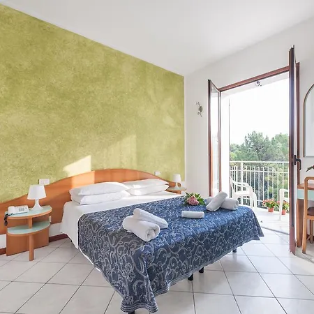 Regina Hotel E Ristorante Punta Marina Extérieur photo